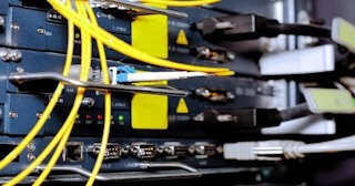 Заказать монтаж сетей в Донецке. Обслуживание ПК, ремонт от 328 руб